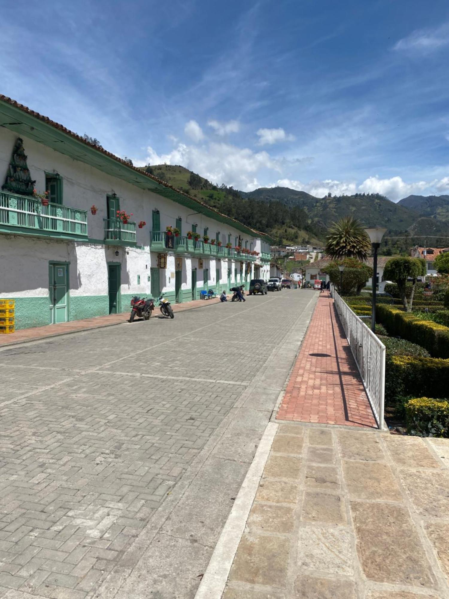 El Cocuy Gll Hotel מראה חיצוני תמונה